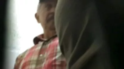 הוא ליקק את החור של הפרה לפני שהוא חדר תותה סרטי סקס חינם אותה.
