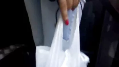 הבחורה התקשרה לחברה שלה והזמינה אותו לביקור, כדי שהוא יוכל לקרוע את צפייה ישירה סרטי סקס החור העסיסי שלה
