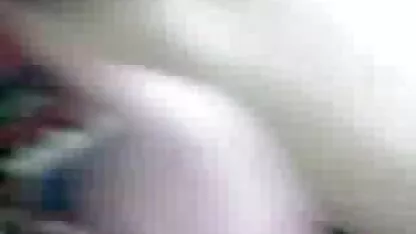 בחורים מורידים סרטי סקס חינם אמא את המצלמה בזמן שהוא מזיין בחורה יפה בפה ובוגרות חזקות על פניה