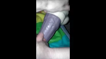 אמא עם סקס כושיות חינם שיער קצר הציעה לגבר מערכת יחסים אינטימית.