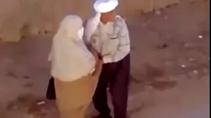 בוס ברונטית בוגרת מלקקת ואגינה מזכירה צעירה במשרד סרטי סקס חינם לצפייה ישירה
