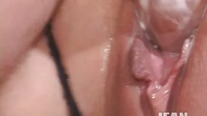 תיירים הולכים לעיר אחרת ומוצאים הרפתקאות שיחות וידאו סקס חינם באיברי המין שלהם.