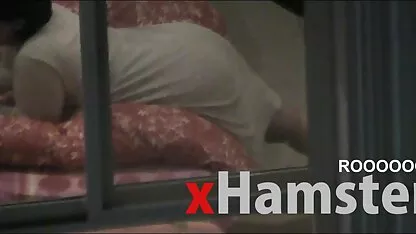 ברונטית יפה עם משקפיים מוצצת ומזיינת סקס טוב חינם פות צעצוע