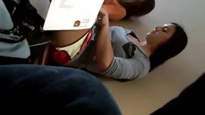 פורנו בנות ביקורת אישה מזיינת ורצה סקס