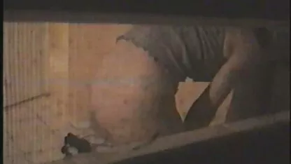 שחרחורת עם שיער ארוך, מזדיינת אני סקס חינם עם המאהב שלה בדרכים.