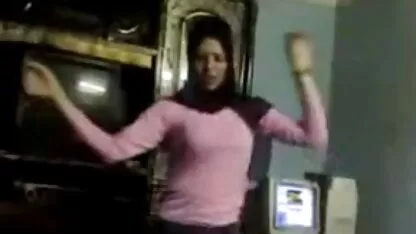 גבר מהבוקר עד הבוקר זורק מקלות לבלונדינית בנות מזדינות מלאת תשוקה