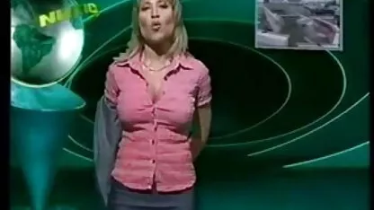 אישה סינית לשניים. מורה מזדיינת עם תלמיד
