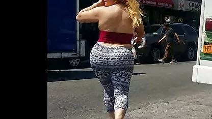 גבר מקליט זיון לוהט עם כלבות רזות מול המצלמה סרטי גייז מבוגרים