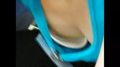 על שולחן המטבח, milf סקסי באצבעות סקס מוניקה חינם גרביונים נרתיק עם אצבעות