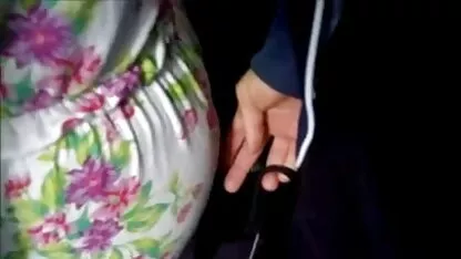 אחרי התה, חברה מוצצת סקס חינם קטגוריות ומנקרת את הצמות הדקות על השולחן
