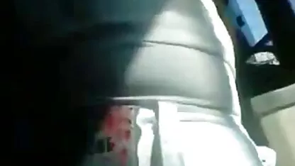 בחורה מוצצת זין xxx חיות ובוגדנות.