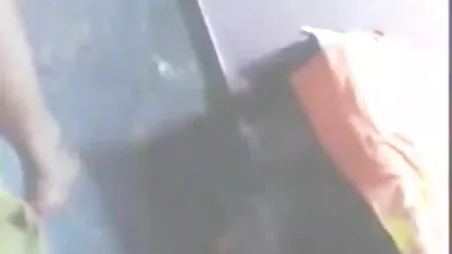 בלונדינית סרטי סקס לצפיה מידית מזדיינת.