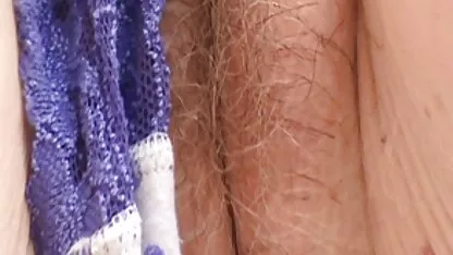סקס עם נשים, כלבה גסה על השולחן. סקס צעירות חינם
